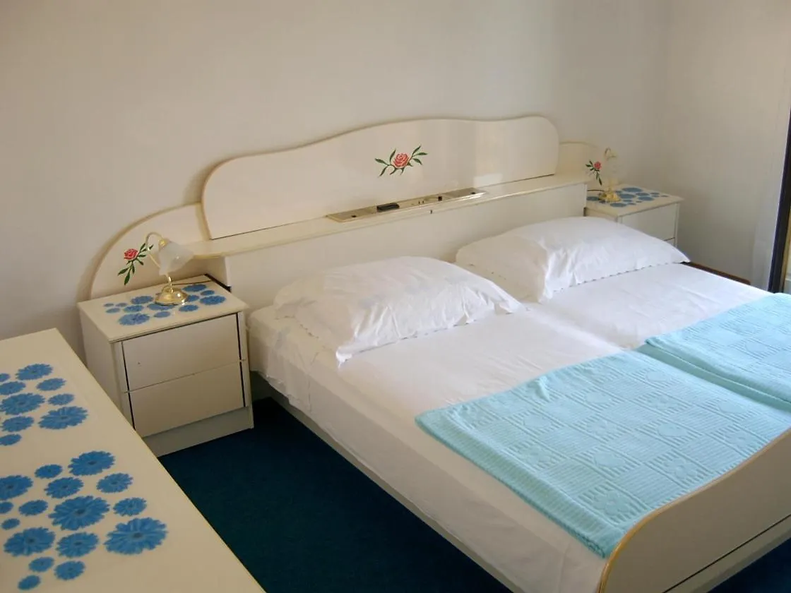 Apartments Romano Pjescana Uvala 0*,  Croatia
