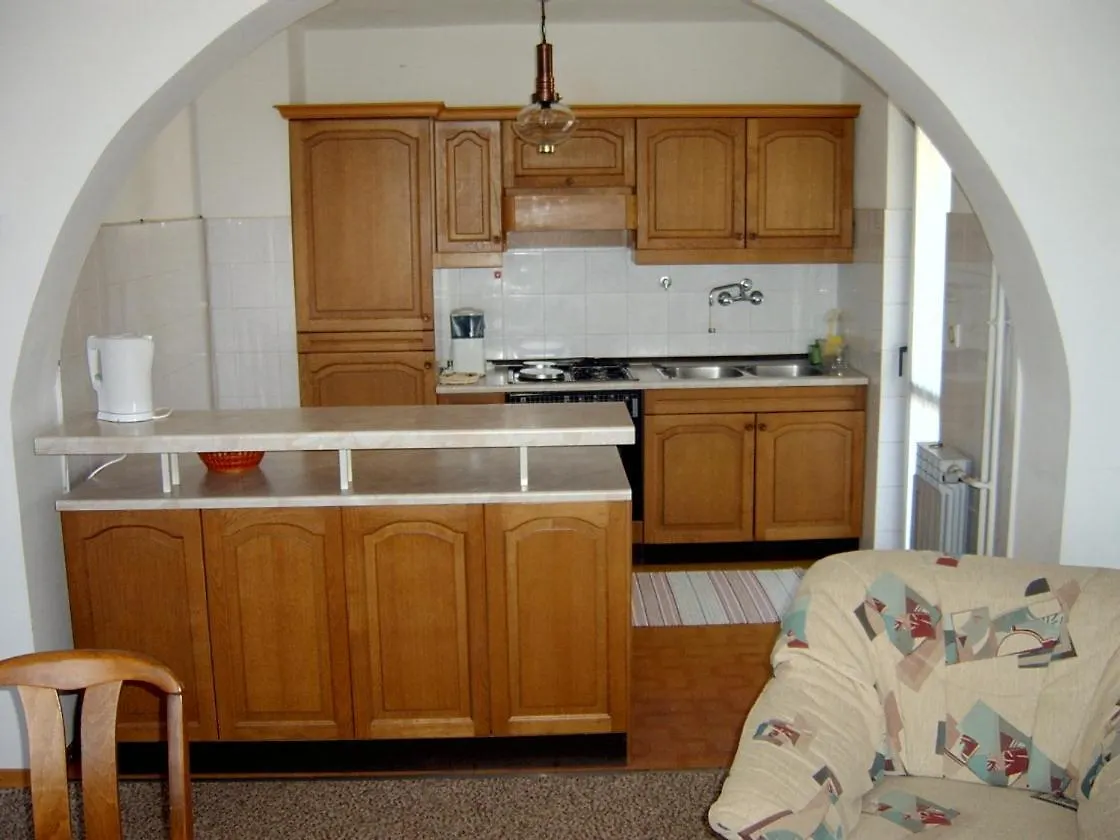 Apartments Romano Pjescana Uvala 0*,