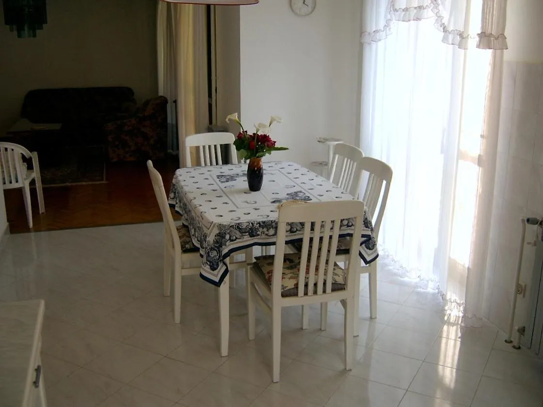 Apartments Romano Pjescana Uvala 0*,